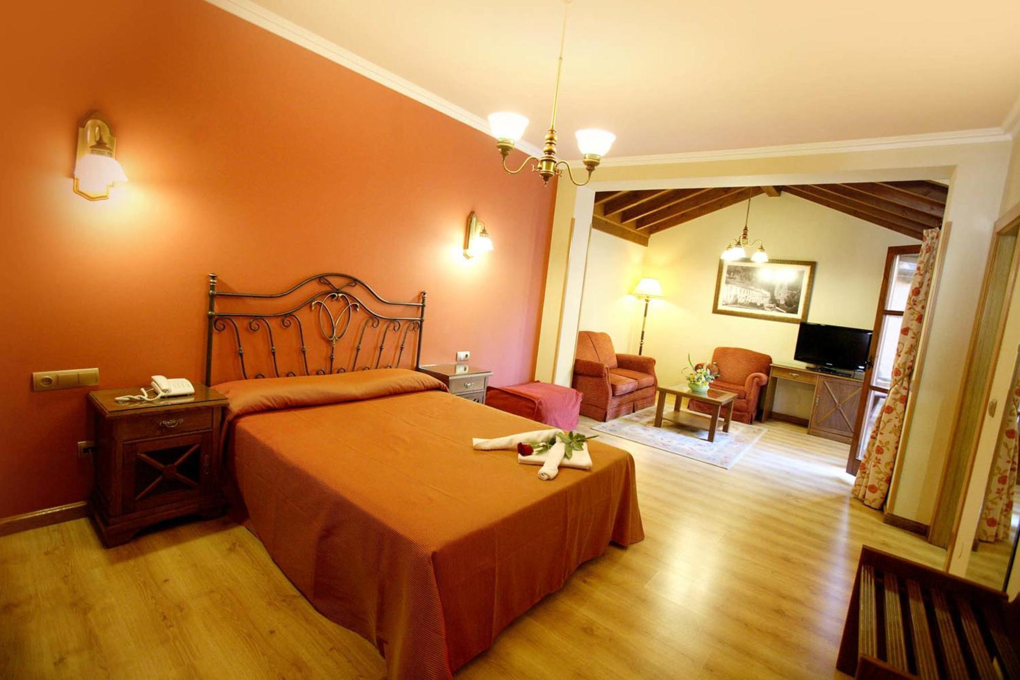 Imperion Hotel Cangas de Onis Ngoại thất bức ảnh