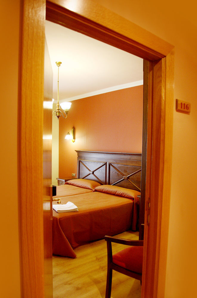 Imperion Hotel Cangas de Onis Ngoại thất bức ảnh